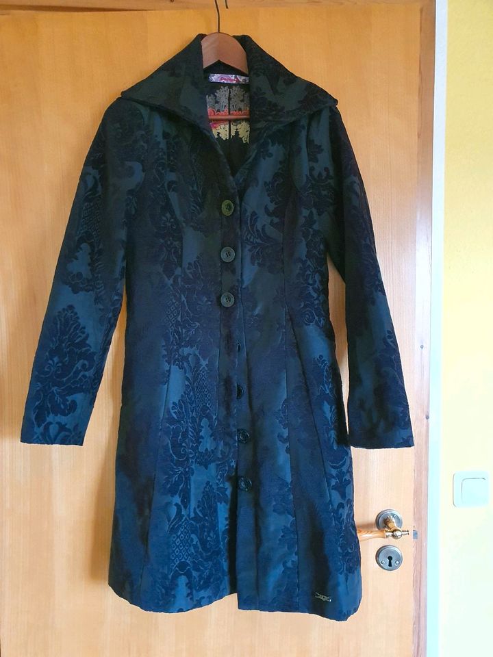 Mantel Desigual 40 schwarz sehr gut in Sundhagen