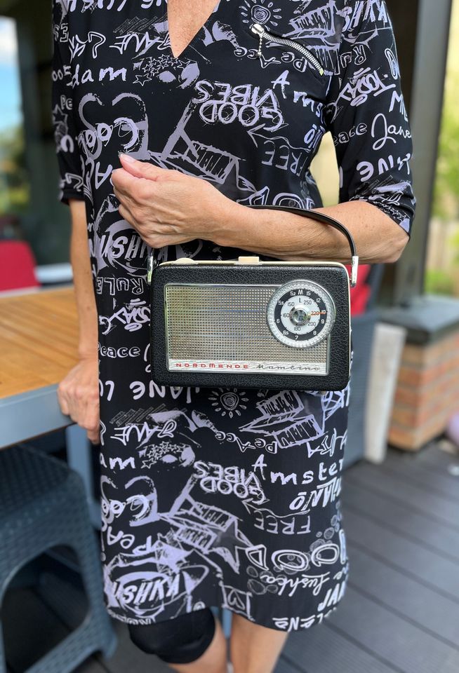 Design Handtasche Vintage Radio original alt in Berlin