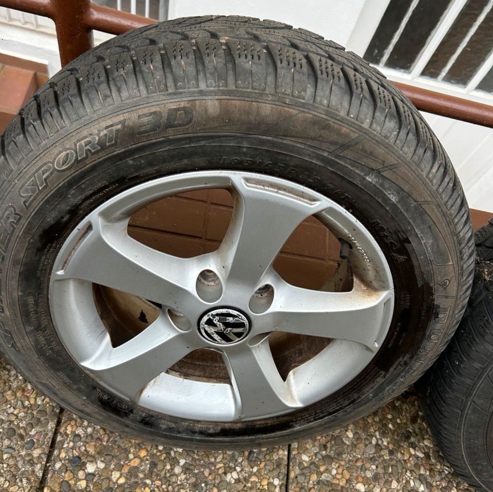 Volkswagen VW Alufelgen Felgen Räder Reifen 15 Zoll in Karlsruhe