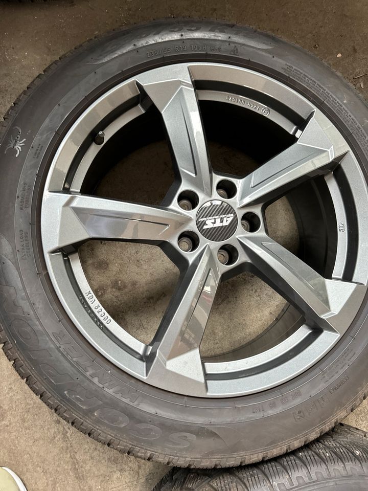 VW ID4 ATS ALUFELGEN WINTERREIFEN Pirelli 235/55 19 Pirelli Top in Manching