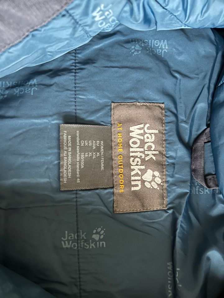 Jack Wolfskin Damenjacke Gr. XL, dunkelblau in Pressath