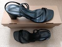 Schwarze Sandaletten Sandalen, Gr. 39 Hessen - Gießen Vorschau