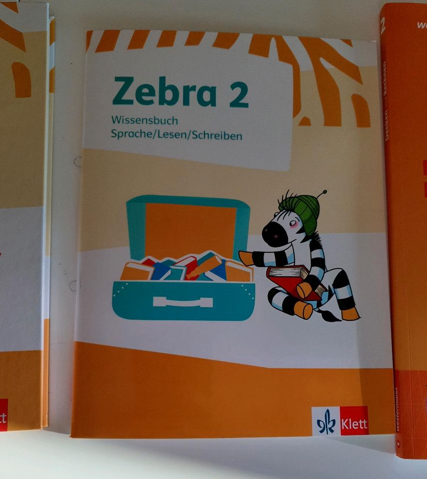 Zebra Bücher für 2 Klasse neue in Osthofen