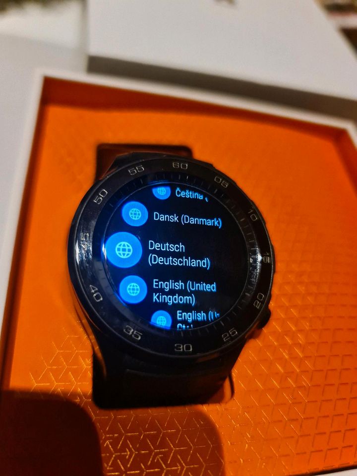 Huawei watch 2 top zustand wenig benutzt in Hessen Hasselroth