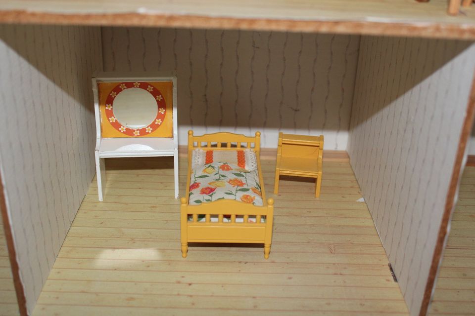 Lundby Puppenhaus, Bett mit Nachttisch und Frisiertisch, Vintage in Dinslaken