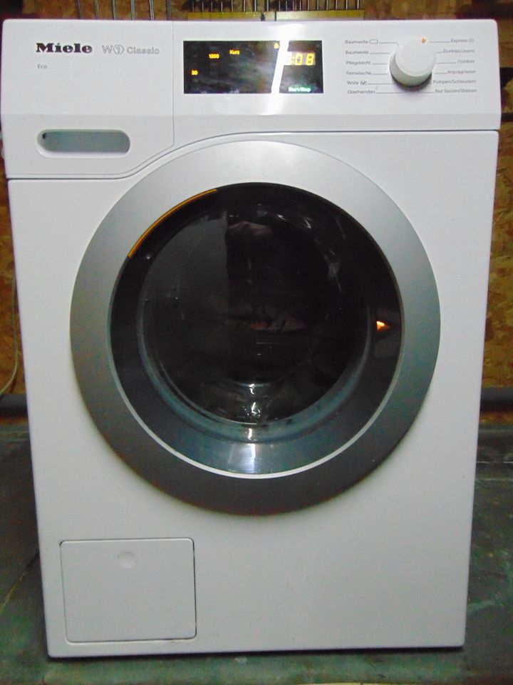 Waschmaschine Kühlschrank Spülmaschine Wäschetrockner E-Herd in Korbach