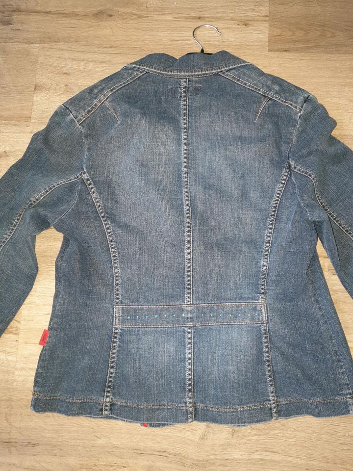 Jeansjacke Größe 38/ 40  Neuwertiger Zustand in Ennepetal