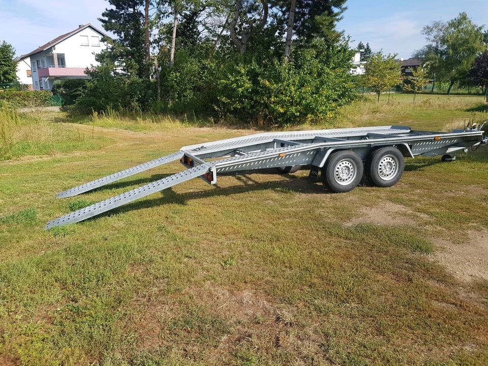 Autotransportanhänger Autotransporter Trailer in Hügelsheim