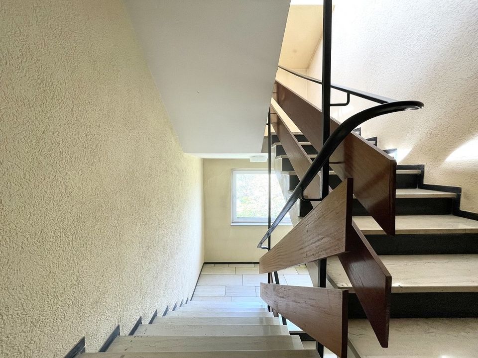 Ein Zuhause in jedem Alter -  Balkon, Aufzug und Tiefgarage - sauberes und gepflegtes Wohnhaus in Mainz