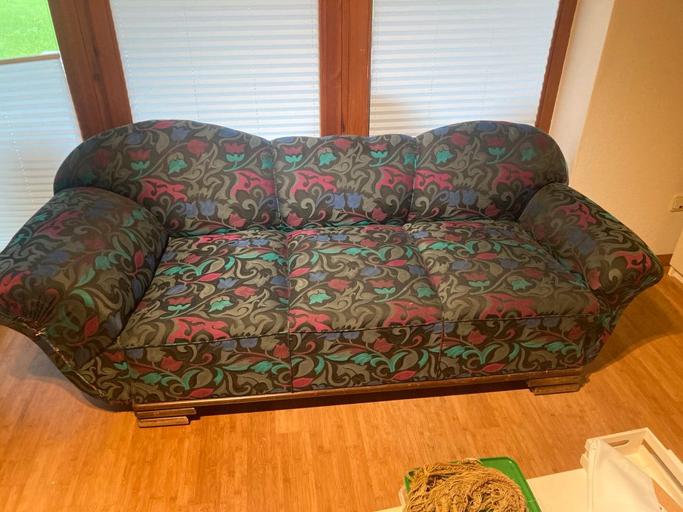 Sofa/Chaiselongue und passende 2 x Sessel aus den 30er Jahren in Goltoft