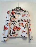 Langarmshirt Blumendruck Gr. S Niedersachsen - Seelze Vorschau