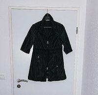 Kurzärmlige Jacke mit Reißverschluss Gr.38 Farbe Schwarz Nordrhein-Westfalen - Schwerte Vorschau