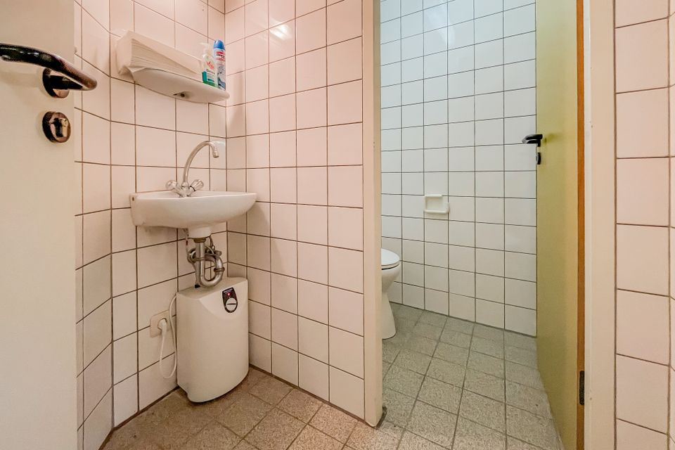 Bürofläche - 33,67 m² - Top Lage - WC - Schaufenster - opt. Parkhausstellplätze in Meschede
