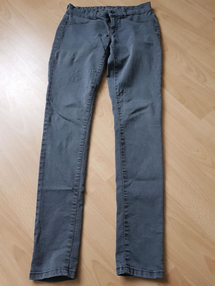 Jeans grau Gr. M in Zetel