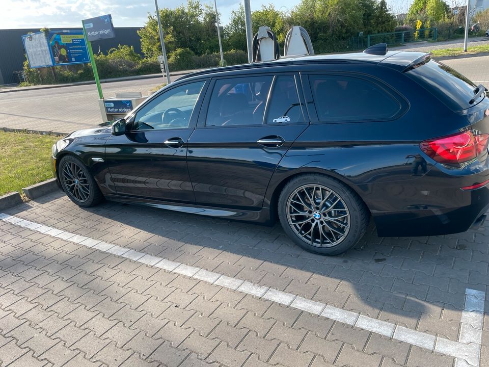 BMW 525 d M 3,0 HUD, Standhzg, Keyless, Pano... Voll in Lutherstadt Wittenberg