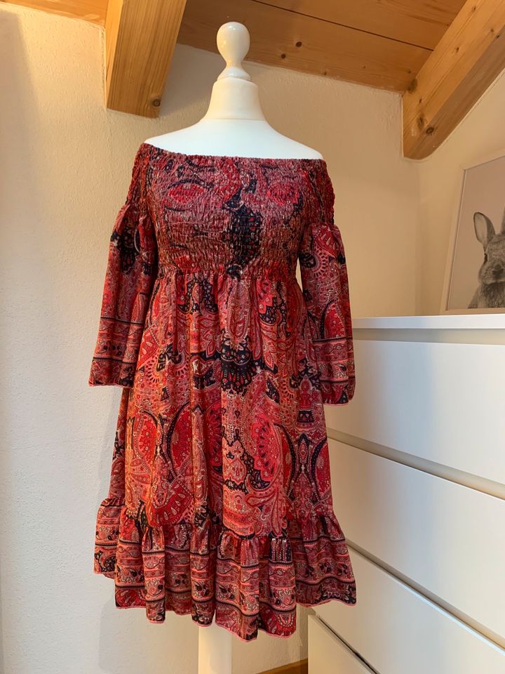 Wunderschönes Shoulderoff Kleid Paisleymuster XS 34 Rot schwarz in Traunstein