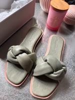 Tamaris Leder Sandalen / Schlappen, geflochten Gr. 40 Hannover - Mitte Vorschau