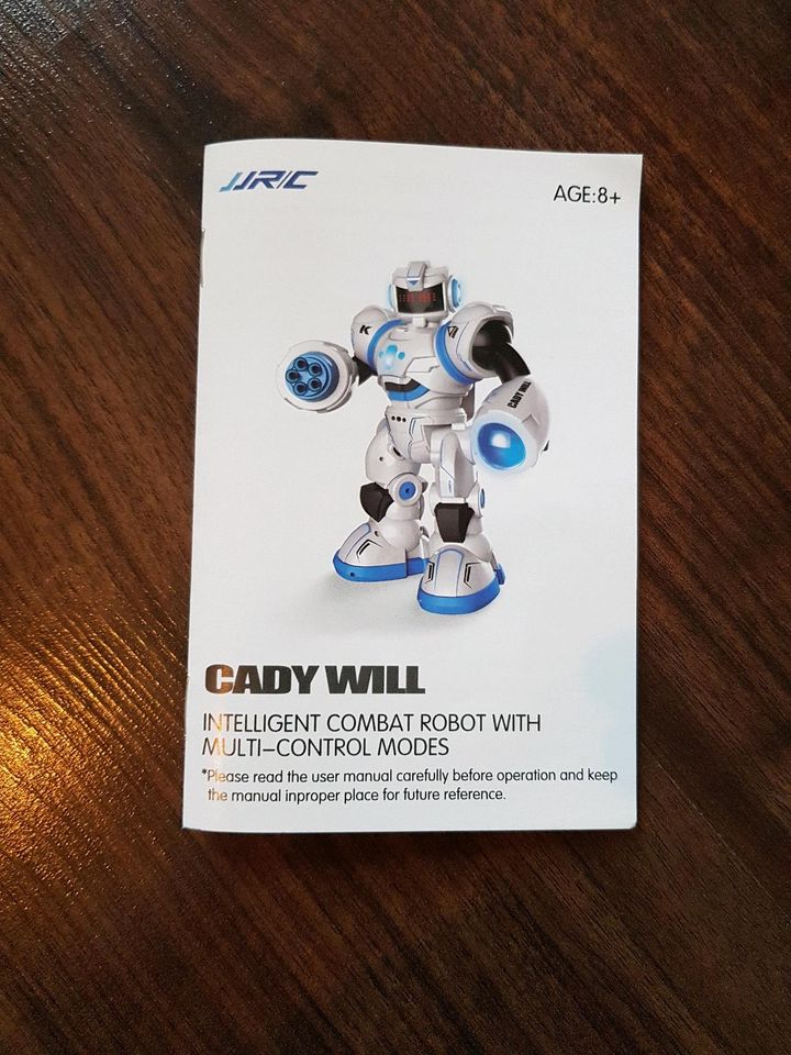 Roboter Cady Will tanzt und spricht in Issum