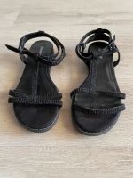 Gr. 37: NEU Sandalen,schwarz mit Pailletten, 2,5 Absatz Leipzig - Burghausen-Rückmarsdorf Vorschau