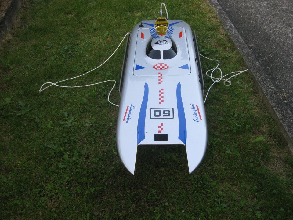 RC-Rennboot 12S. in Neuental