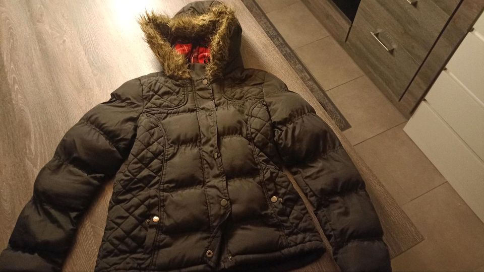 Atmosphere Damen Winterjacke Größe 38 / M schwarz mit Fell Kapuze in Mönchengladbach