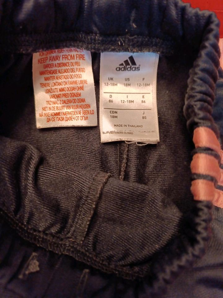 Adidas Sportanzug, Jogginganzug, Trainingsanzug Kinder Gr.98 in Lorch