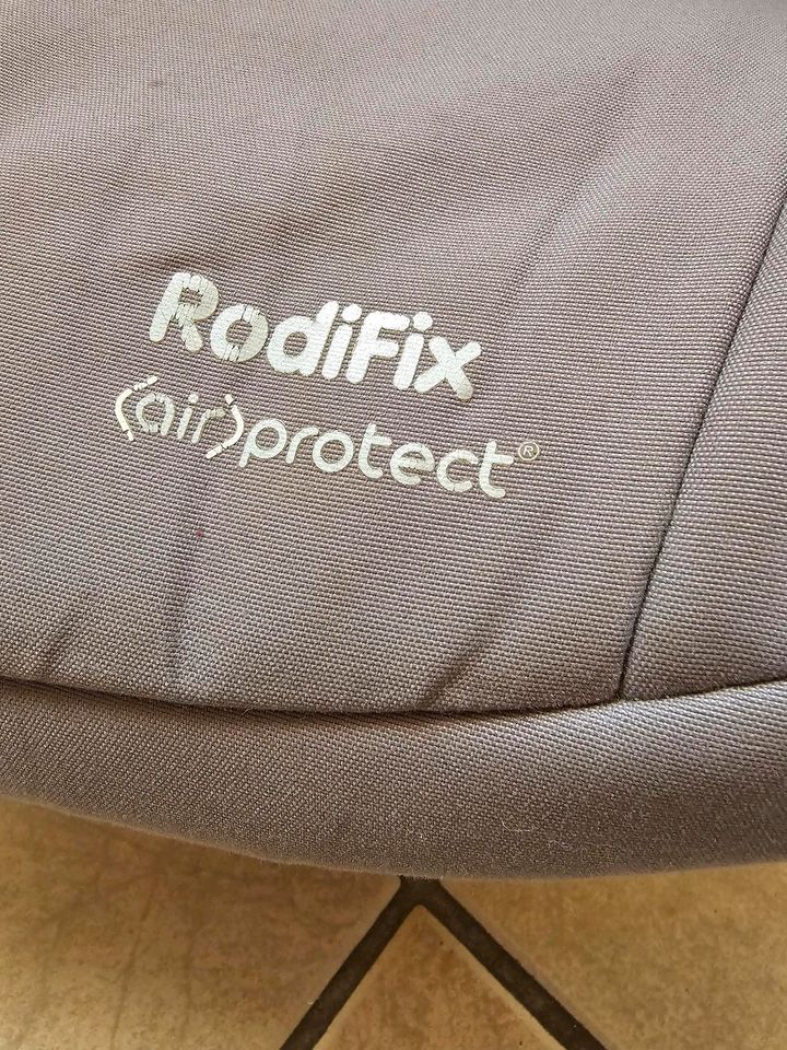 Kindersitz Maxi-Cosi Rodifix Air Protect grau in Herbolzheim