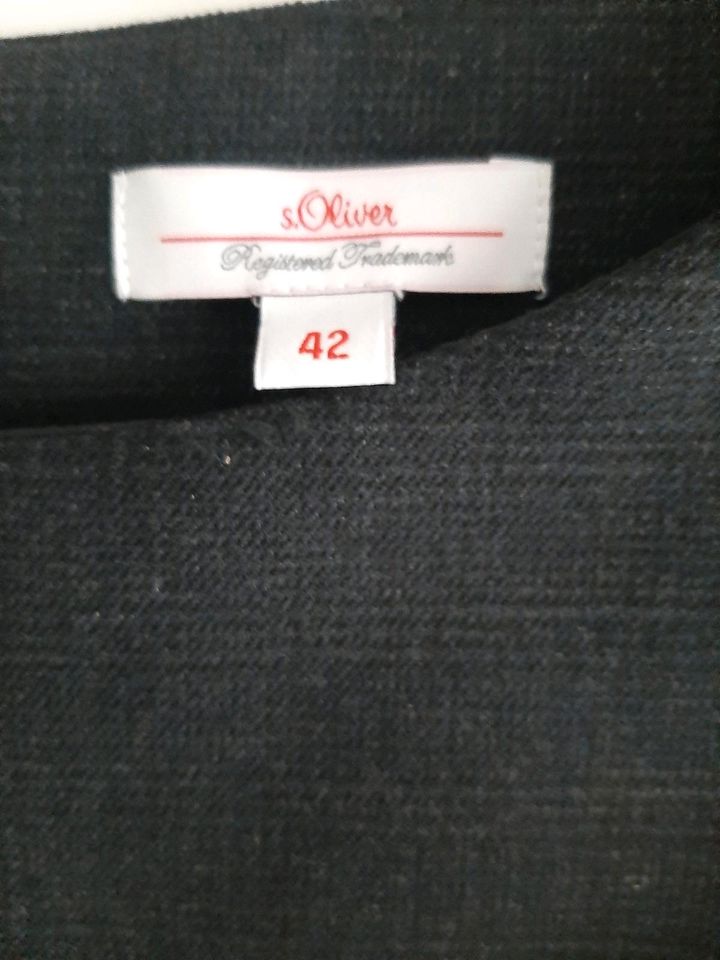 Schönes Kleid von S.Oliver. 42 in Sulzbach (Saar)