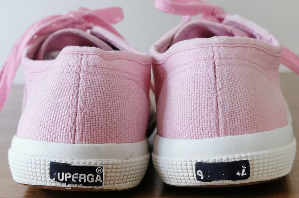 rosa Sneaker von Superga in 33 in Frankfurt am Main