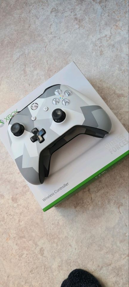 Xbox Wireless Controller – Winter Forces Special Edition