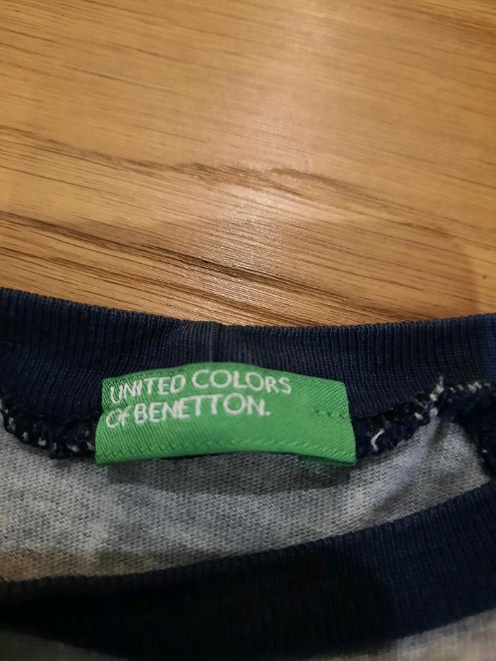 Benetton Langarmshirt Gr. 140 eher 128/134 in Leipzig