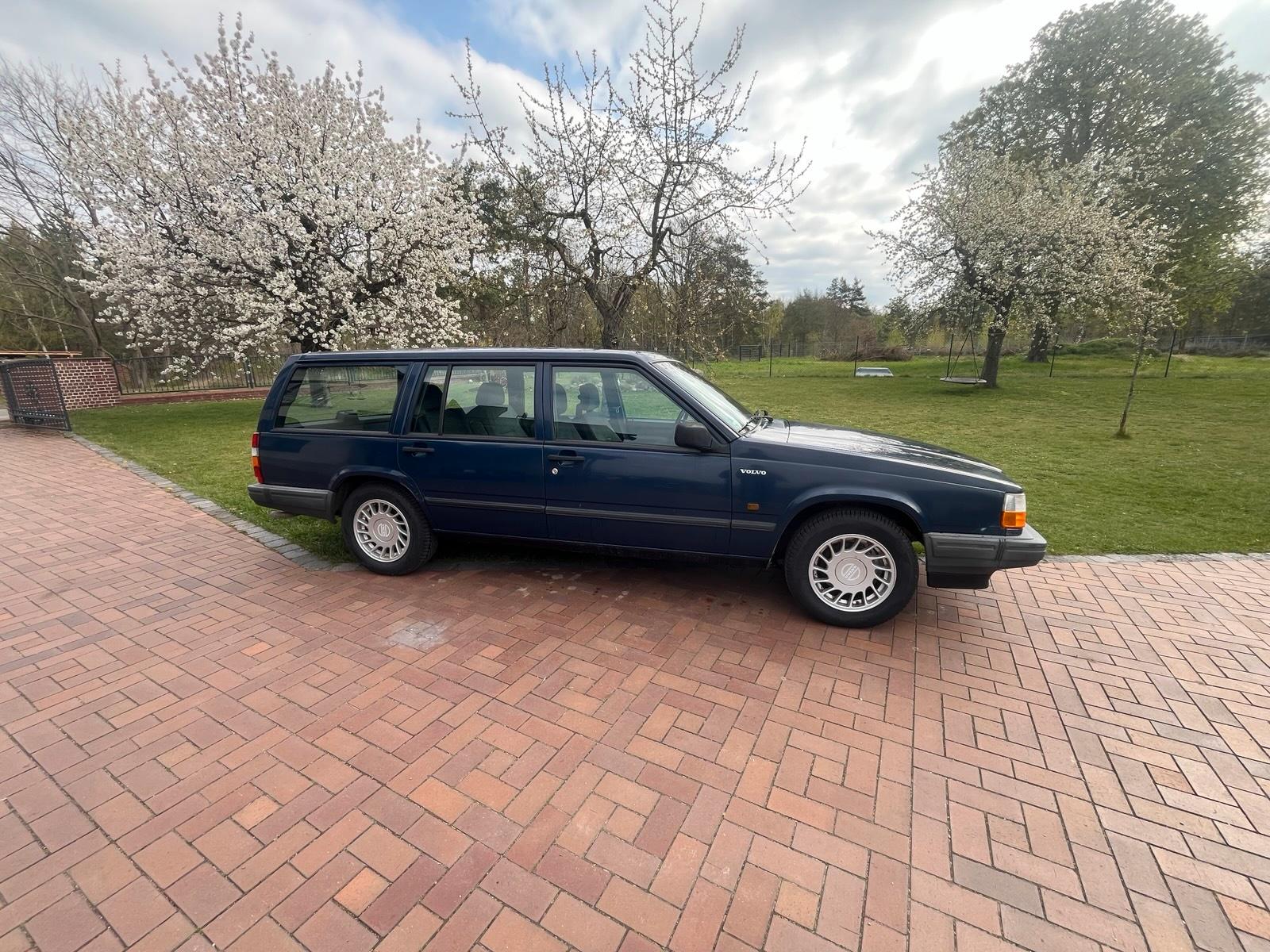 Abbildung des Autos Volvo GL 740 Kombi