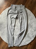 Hose Sport Leggings grau Turnen Stoffhose M sexy Nürnberg (Mittelfr) - Schweinau Vorschau