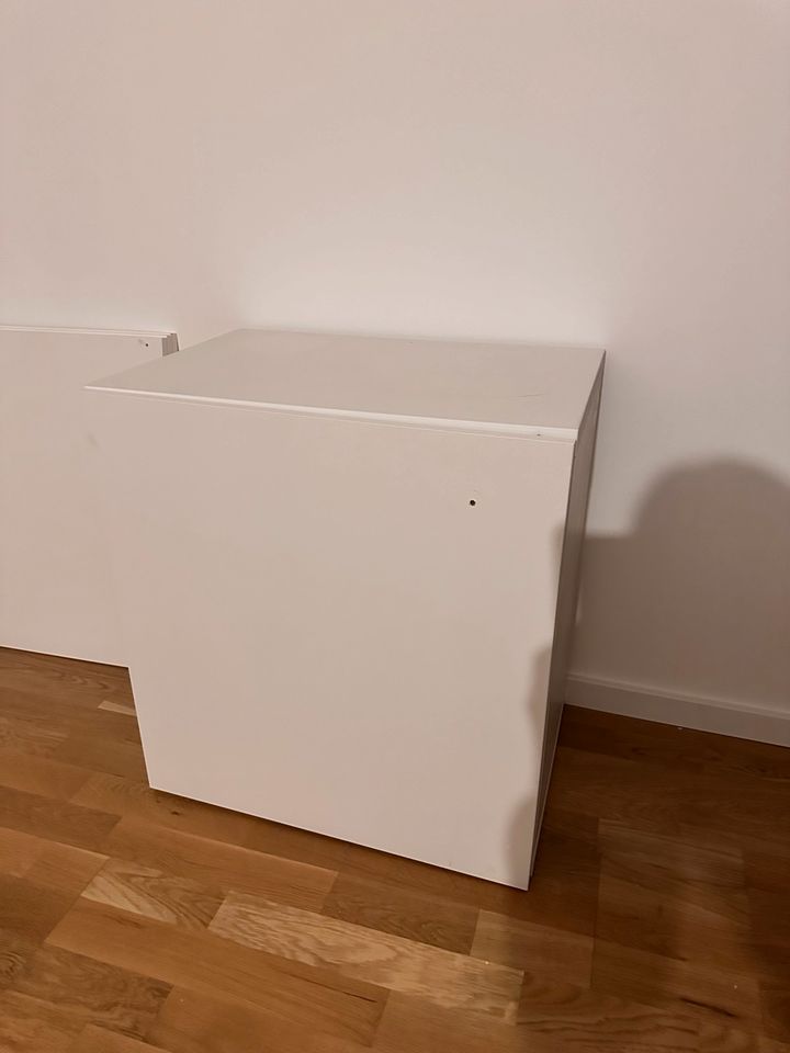 IKEA Besta • Korpus mit Tür & Böden • Weiß in Maintal
