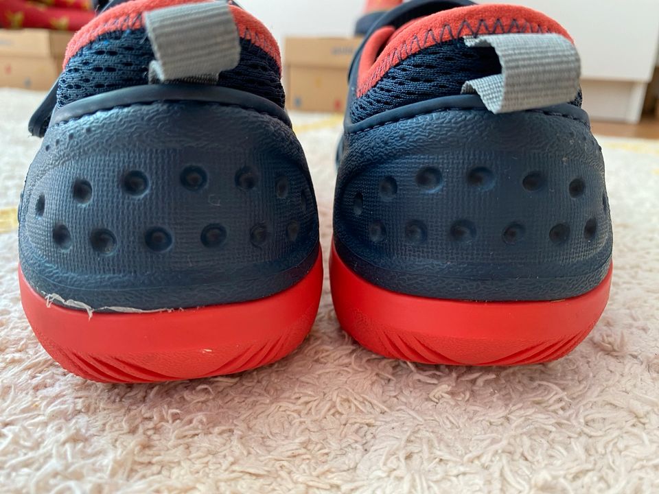 Crocs Kinder Badeschuhe J2 33/34 wie NEU dunkelblau in Saarbrücken