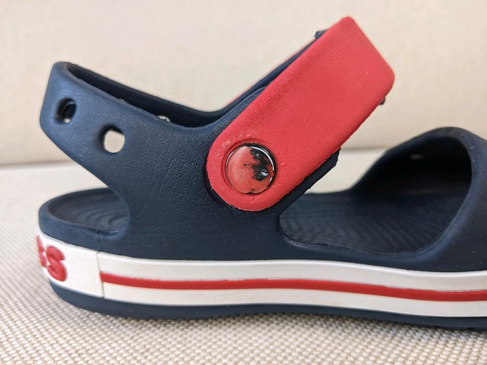 Crocs-Sandalen navy/red | C10 26 in Berlin