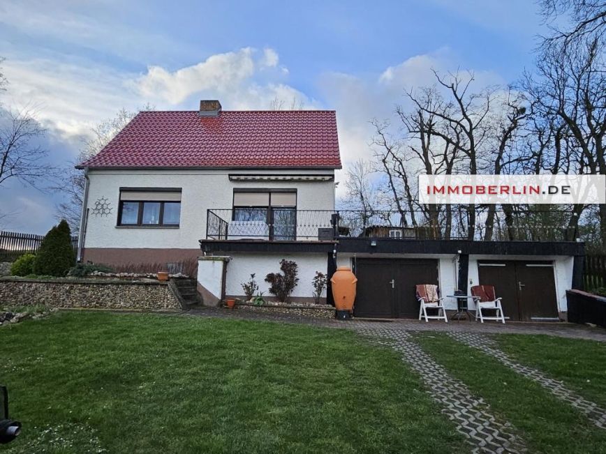 IMMOBERLIN.DE - Schönes Einfamilienhaus auf großzügigem Grundstück in ländlicher Lage in Buckow (Märkische Schweiz)