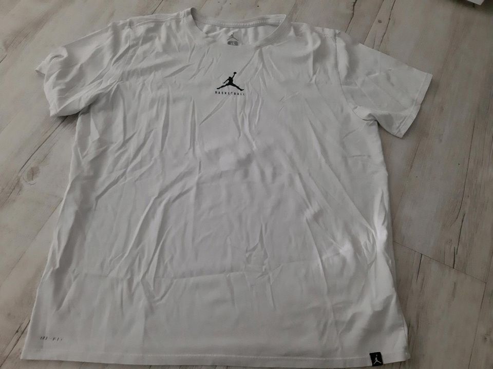 Jordan T-shirt XL in Schweinfurt