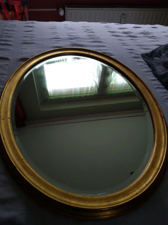 Ovaler Spiegel in Willich