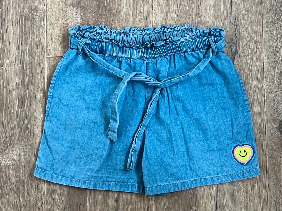 Shorts / kurze Hose von Staccato, Größe 116/122 in Winsen (Luhe)