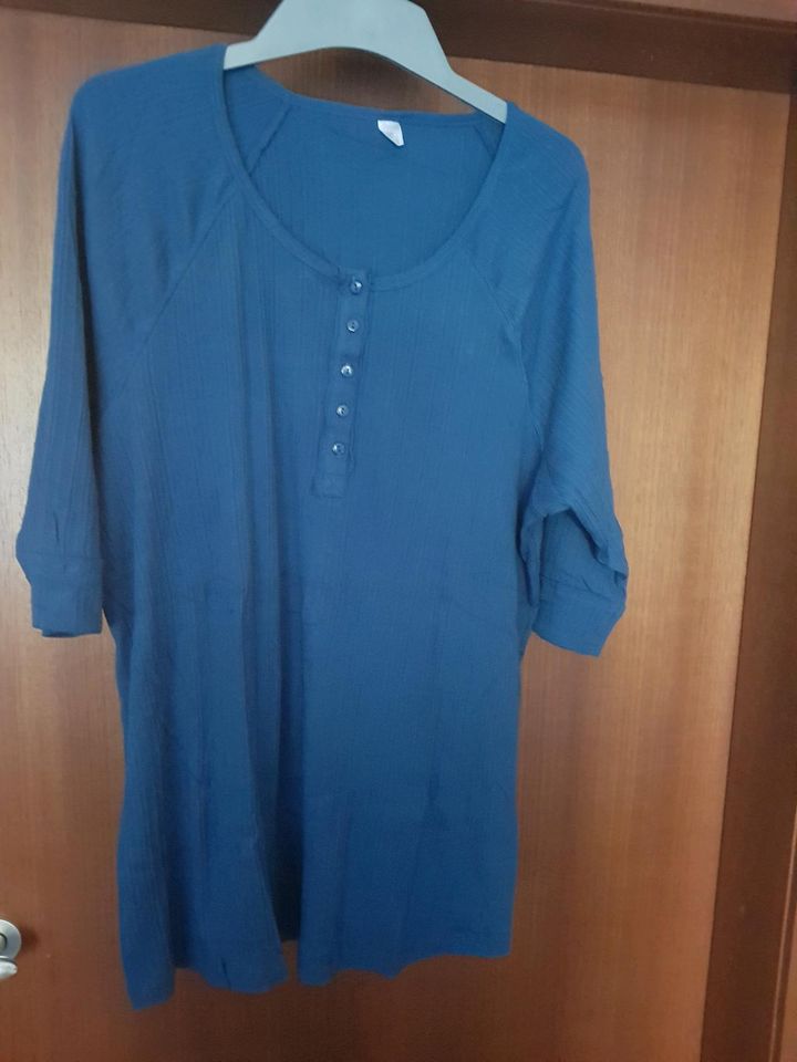 Halbarmshirt 52/54 blau in Köln