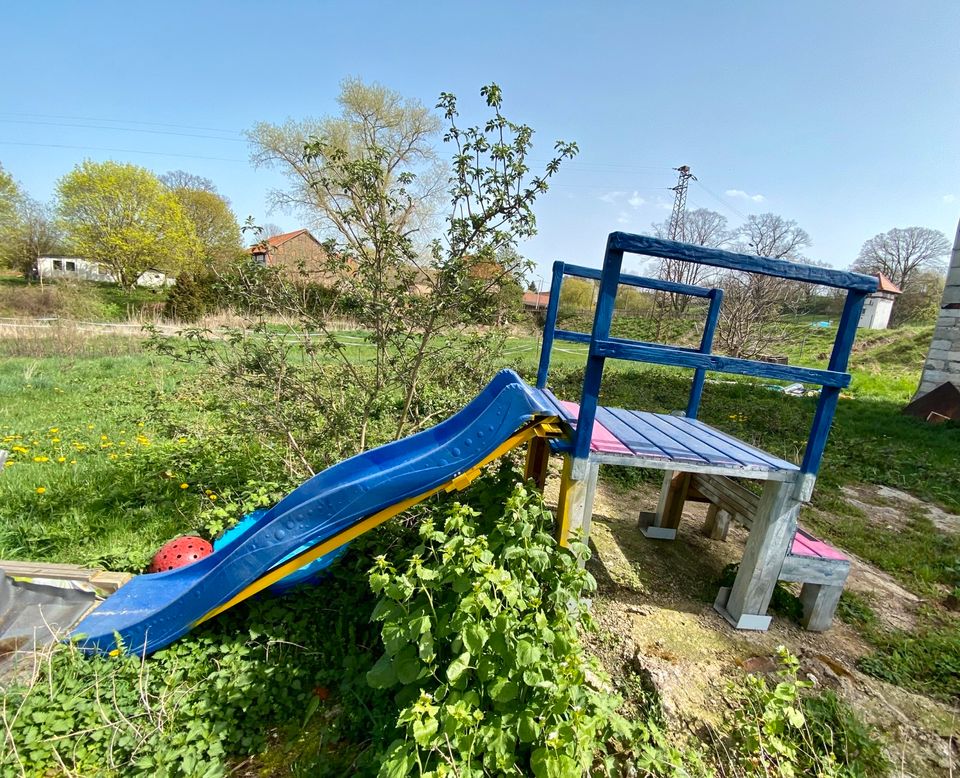 Kinderrutsche mit Gestell  gebraucht in Bleicherode