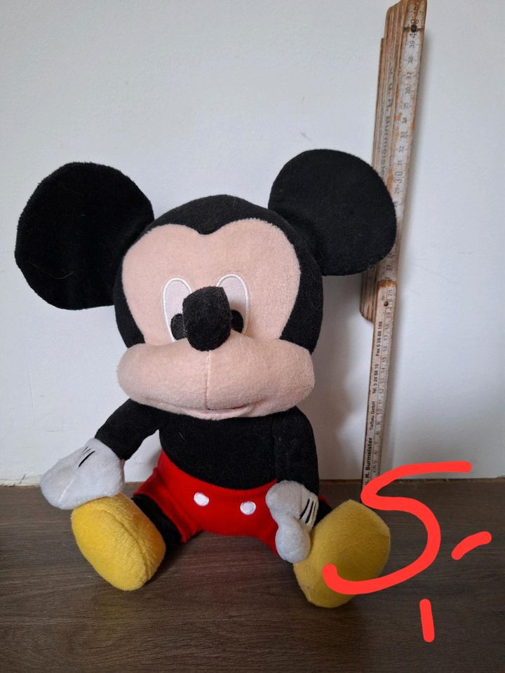 Verkaufe kuscheltiere, disney minions in Fuhlendorf