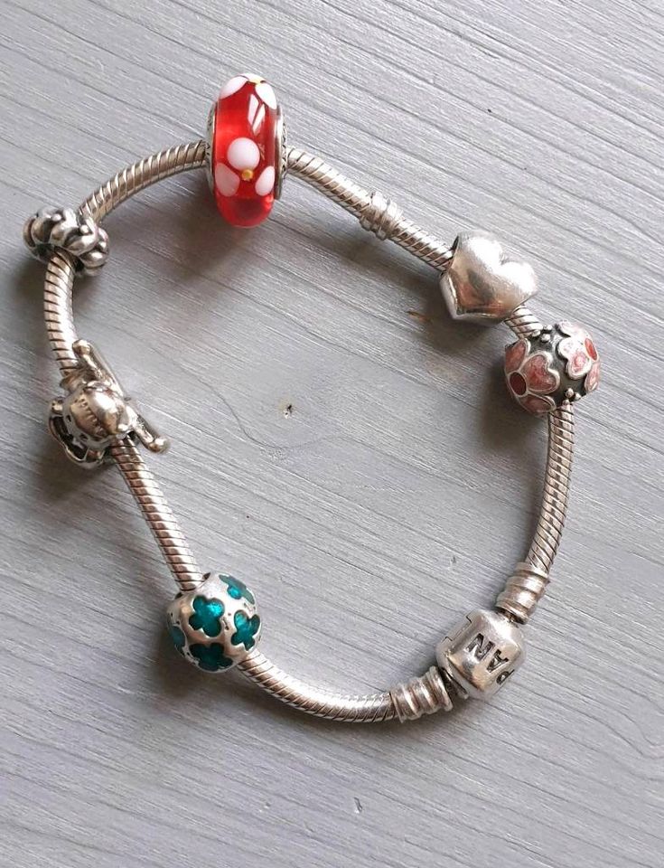 Pandora Armband mit 4 original Beads in Nürnberg (Mittelfr)