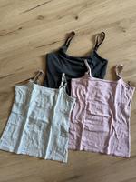 Umstandsmode Paket 7x Top 2x Bauchband Größe S Nordrhein-Westfalen - Hövelhof Vorschau