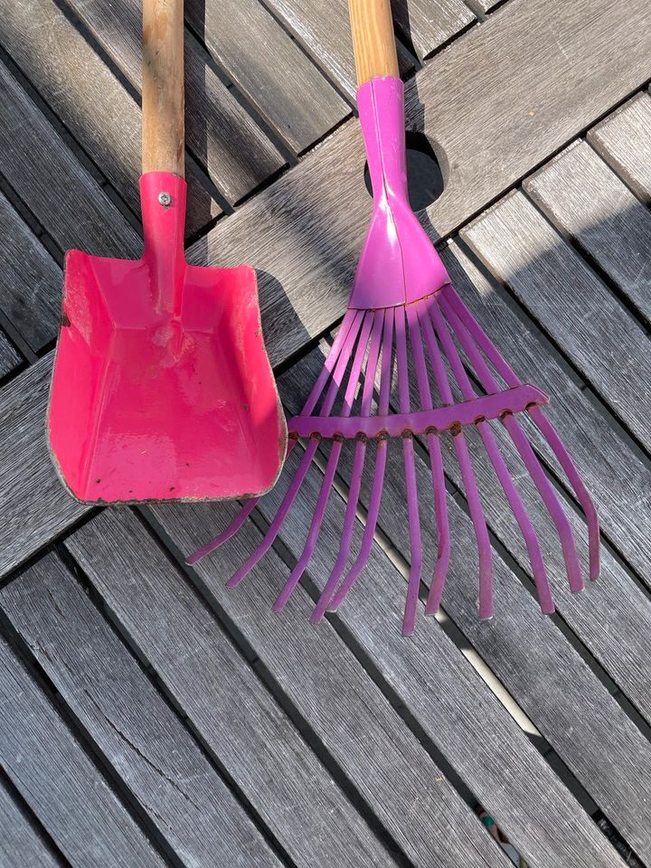 Gartenschaufel und Rechen für Kinder in Wiesbaden