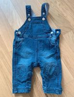 Süße Latzhose von Kanz aus weichem Jeansstoff, Größe 56 (1 Monat) Frankfurt am Main - Bornheim Vorschau