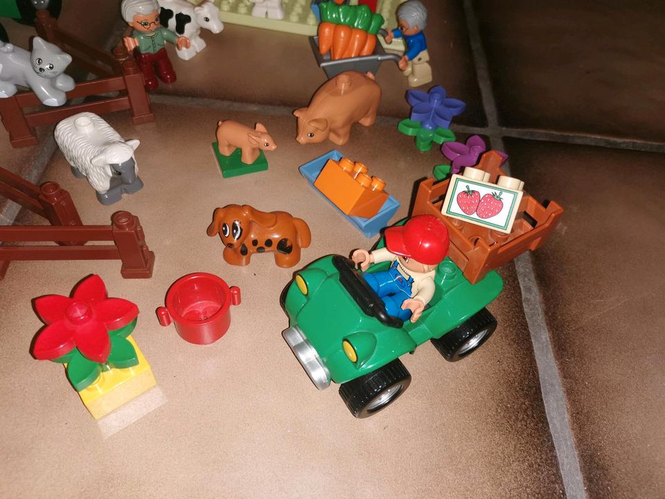 Duplo 4686 Kleiner Bauernhof+ 5645 Quad+ Zubebör Traktor Tiere in Geilenkirchen