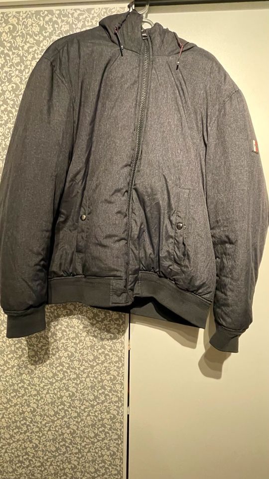 Tommy Hilfiger Winter Jacke XXL in Mannheim