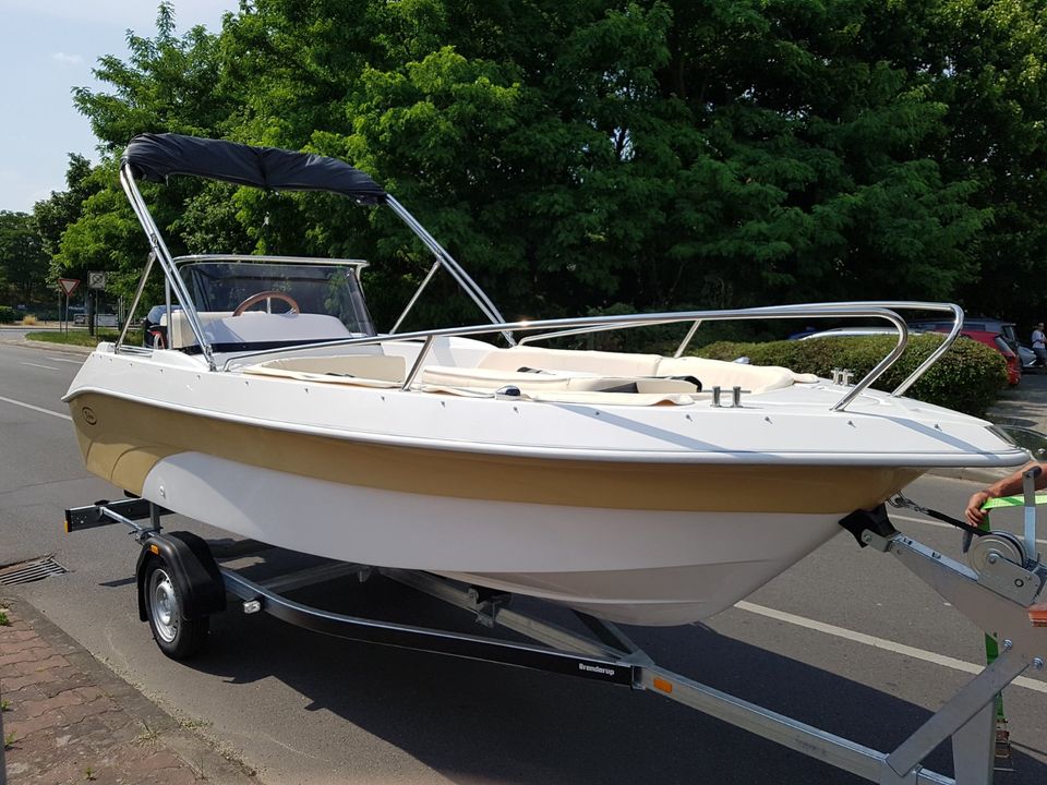 Konsolenboot 520, Neuboot mit vielen Extras und Sonnenliege in Hohen Neuendorf